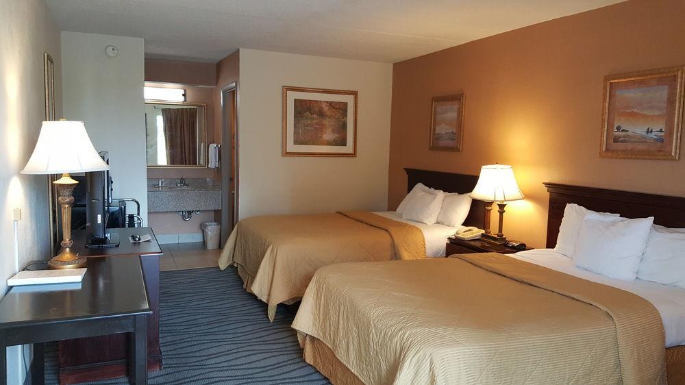 Executive Inn And Suites Enterprise Exterior photo