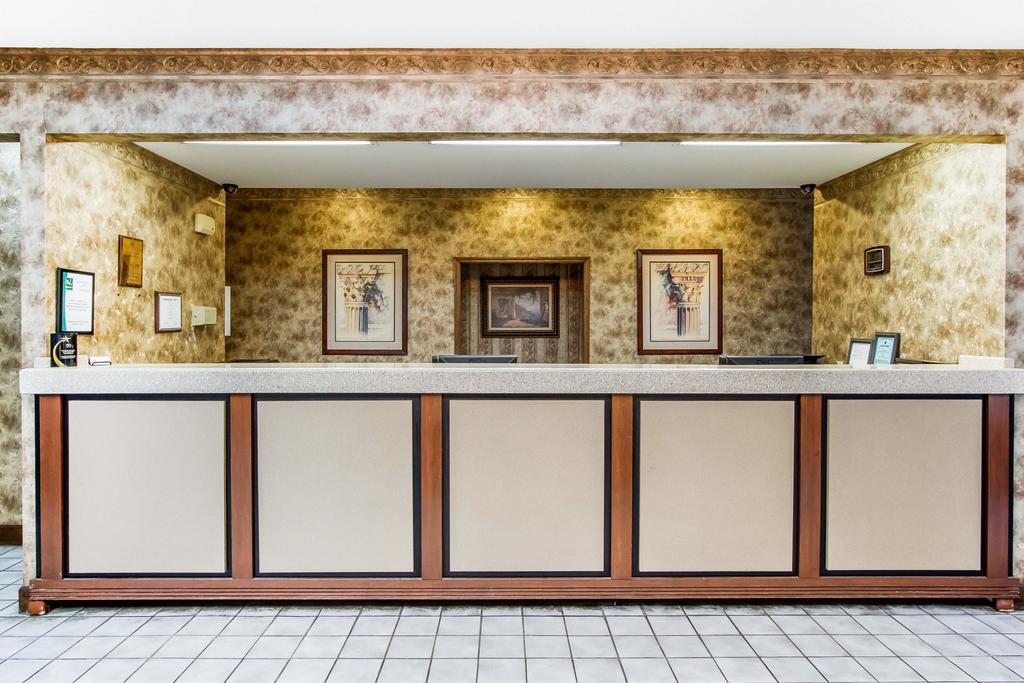 Executive Inn And Suites Enterprise Exterior photo